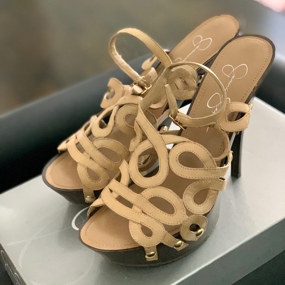 Jessica Simpson wood heel sandal. Platform heel - Picture 2 of 7